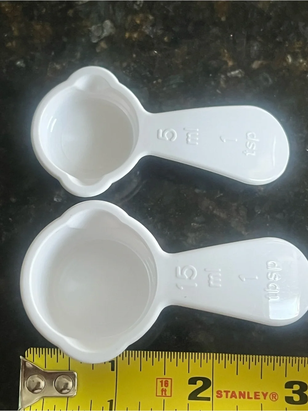 Vintage Tupperware White Plastic Mini Measuring Cup Set